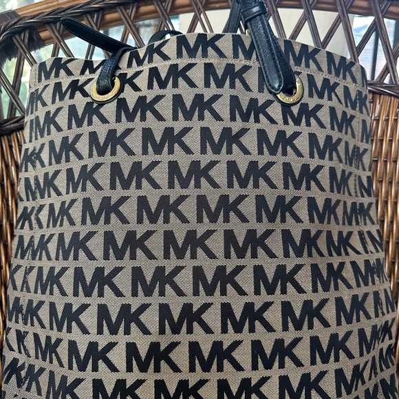 Michael Kors Tote in Black and Tan - Picture 2 of 16